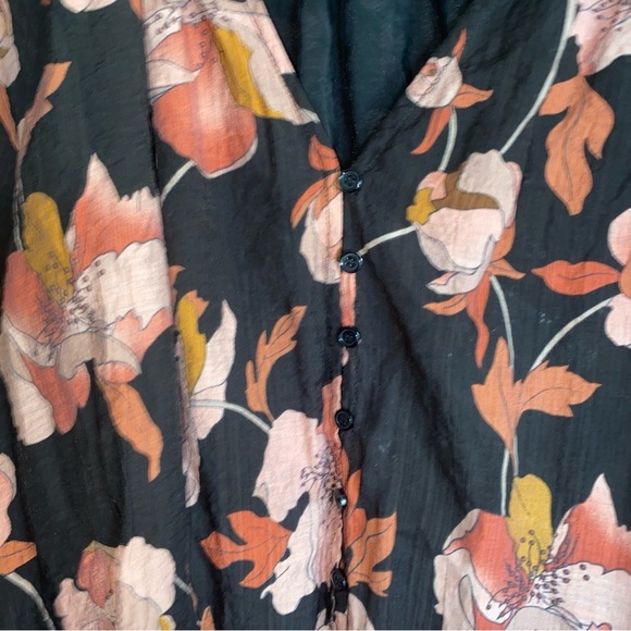 Fate Cammie Black Floral Button Blouse - Picture 5 of 7